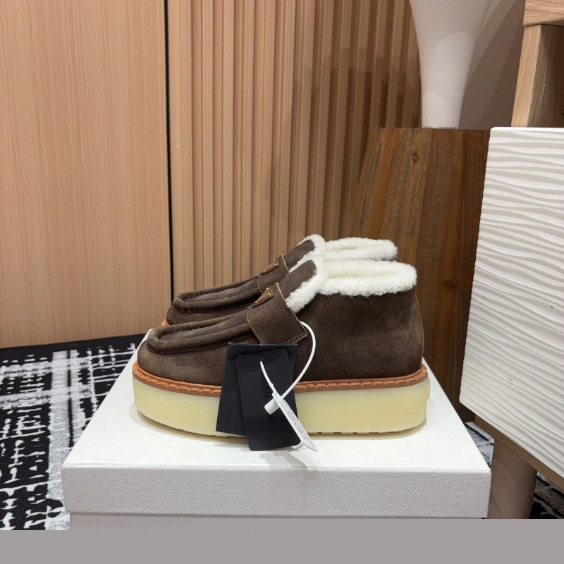 Pra*a casual shoes